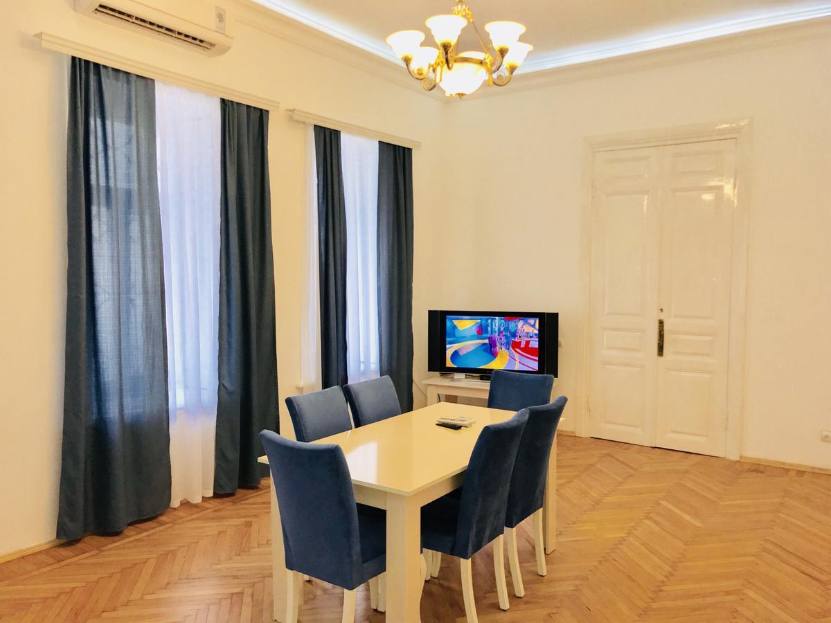 Check-In Apartment Near Fountain Square Vidadi Str Baku Rom bilde